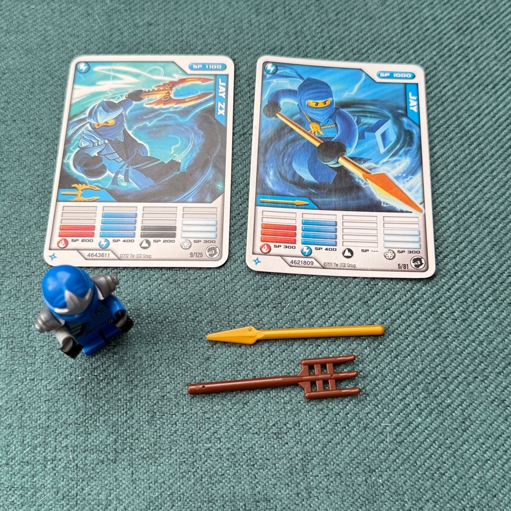 Lego Ninjago Jay Minifigure with Gold Weapon + Jay and Jay ZX Character Cards